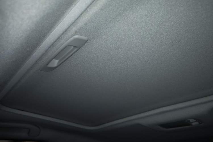 Used Nissan Tiida 2016 1.6L CVT Cool Dynamic Edition Headliner