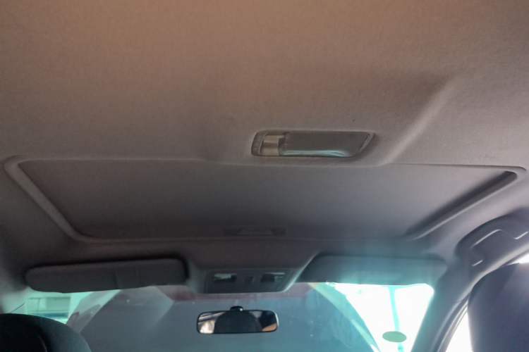 Used Nissan Tiida 2016 1.6L CVT Cool Dynamic Edition Headliner