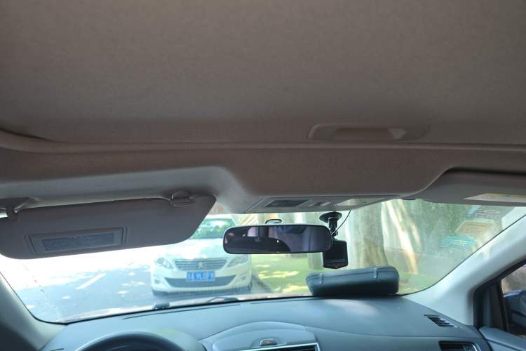 Used Nissan Tiida 2016 1.6L CVT Cool Dynamic Edition Headliner