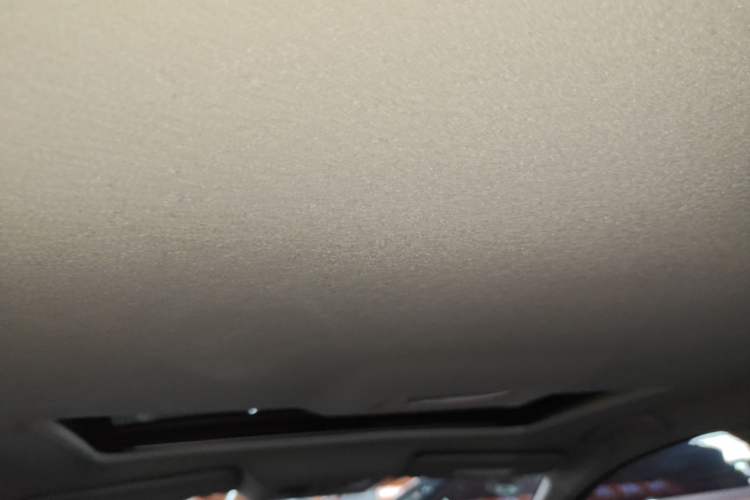 Used Nissan Tiida 2016 1.6L CVT Cool Dynamic Edition Headliner