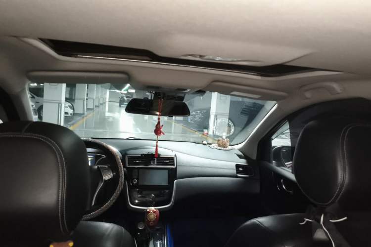 Used Nissan Tiida 2016 1.6L CVT ZhiZun Edition Headliner