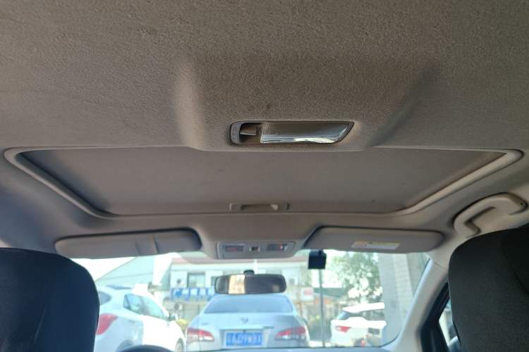 Used Nissan Tiida 2016 1.6L CVT Cool Dynamic Edition Headliner