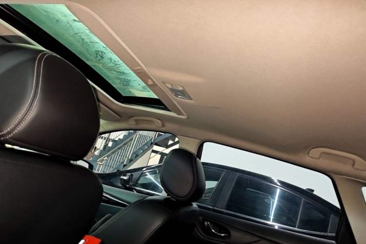 Used Nissan Tiida 2016 1.6L CVT Smart Drive Edition Headliner