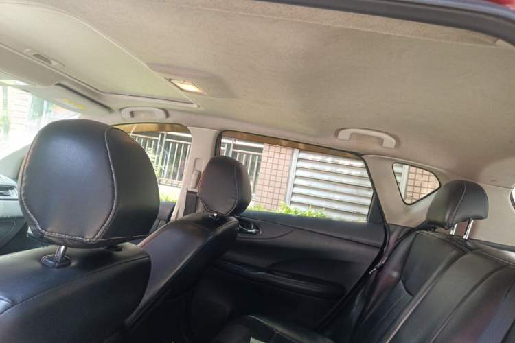 Used Nissan Tiida 2016 1.6L CVT Cool Dynamic Edition Headliner