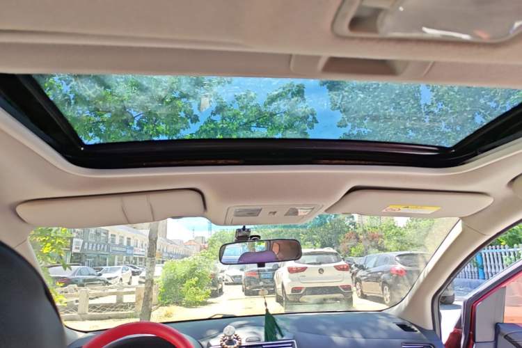 Used Nissan Tiida 2016 1.6L CVT Cool Dynamic Edition Headliner