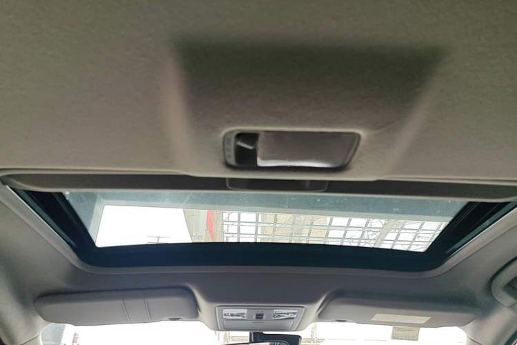 Used Nissan Tiida 2016 1.6L CVT Smart Drive Edition Headliner