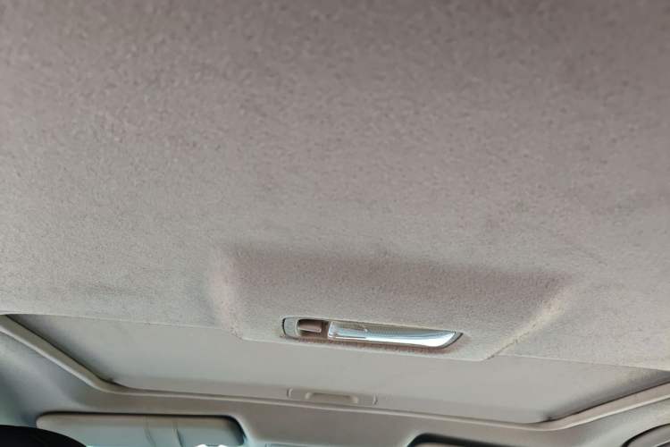 Used Nissan Tiida 2016 1.6L CVT Cool Dynamic Edition Headliner