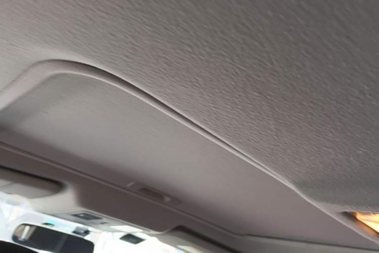 Used Nissan Tiida 2016 1.6L CVT Cool Dynamic Edition Headliner