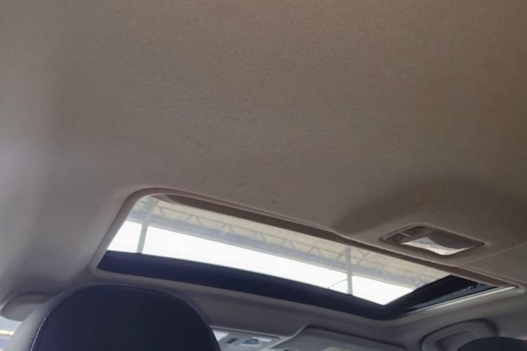 Used Nissan Tiida 2016 1.6L CVT Cool Dynamic Edition Headliner