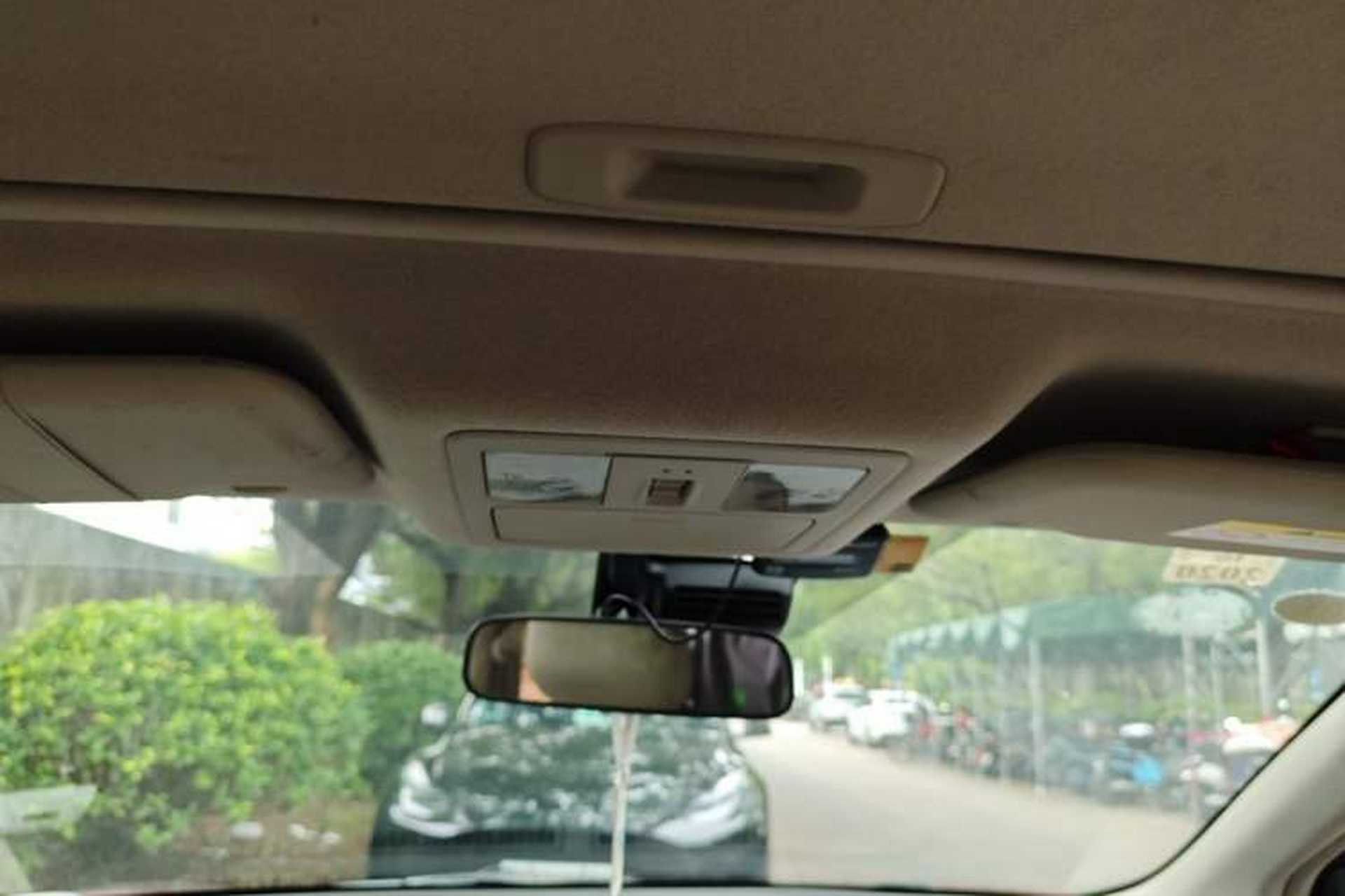 Used Nissan Tiida 2016 1.6L CVT ZhiZun Edition Headliner