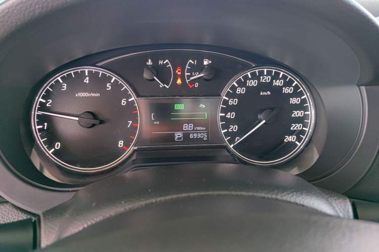 Used Nissan Tiida 2016 1.6L CVT Cool Dynamic Edition Instrument Cluster