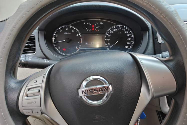Used Nissan Tiida 2016 1.6L Manual Joyride Edition Instrument Cluster
