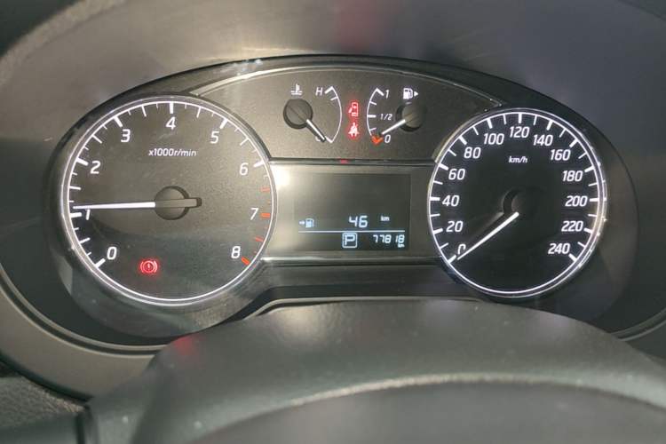 Used Nissan Tiida 2016 1.6L CVT Cool Dynamic Edition Instrument Cluster