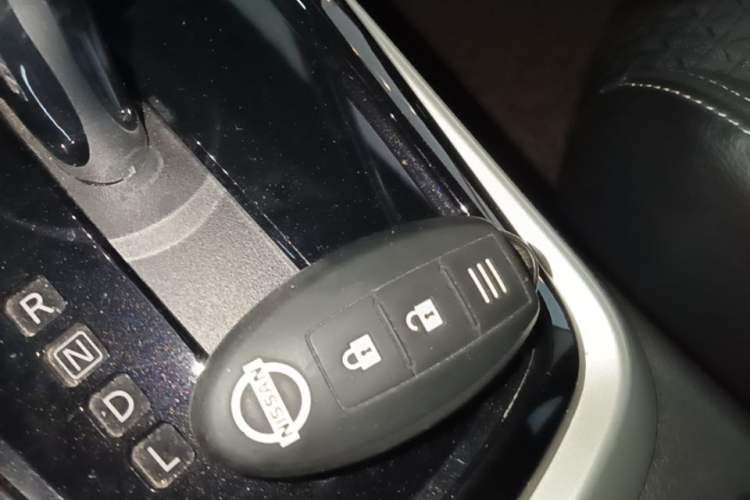 Used Nissan Tiida 2016 1.6L CVT Smart Drive Edition Interior 1