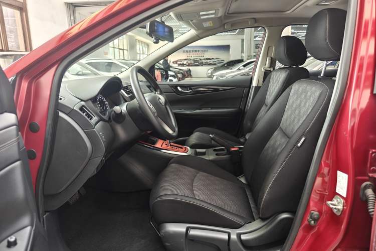 Used Nissan Tiida 2016 1.6L CVT Cool Dynamic Edition Interior 1