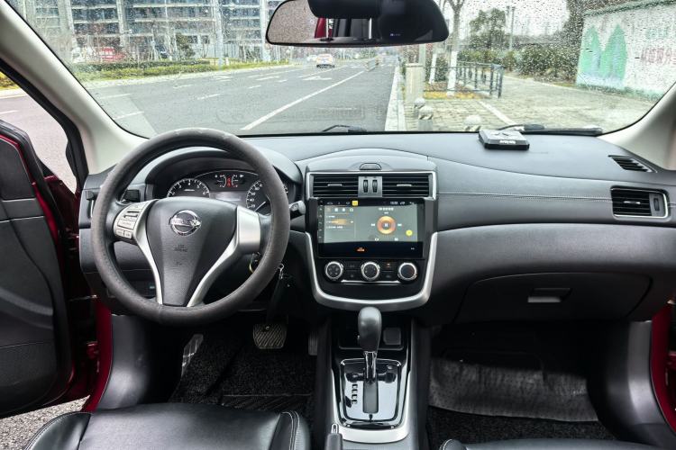 Used Nissan Tiida 2016 1.6L CVT Cool Dynamic Edition Interior 1