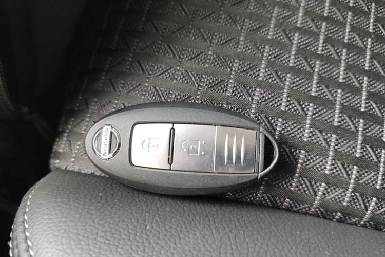 Used Nissan Tiida 2016 1.6L CVT Smart Drive Edition Interior 1