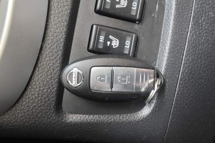 Used Nissan Tiida 2016 1.6L CVT Smart Drive Edition Interior 1