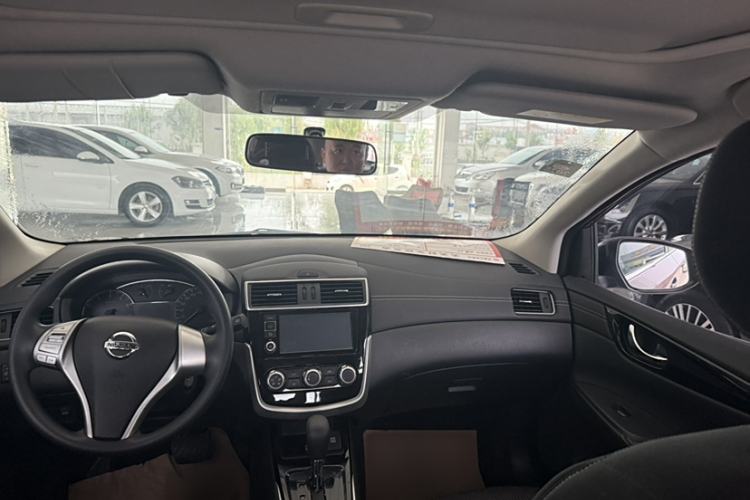 Used Nissan Tiida 2016 1.6L CVT Cool Dynamic Edition Interior 1