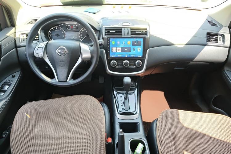 Used Nissan Tiida 2016 1.6L CVT Cool Dynamic Edition Interior 2
