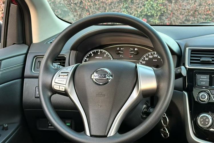 Used Nissan Tiida 2016 1.6L CVT Cool Dynamic Edition Interior 2
