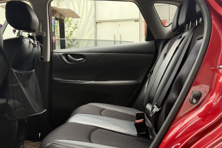 Used Nissan Tiida 2016 1.6L CVT Smart Drive Edition Interior 2
