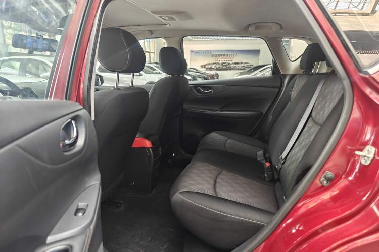 Used Nissan Tiida 2016 1.6L CVT Cool Dynamic Edition Interior 2