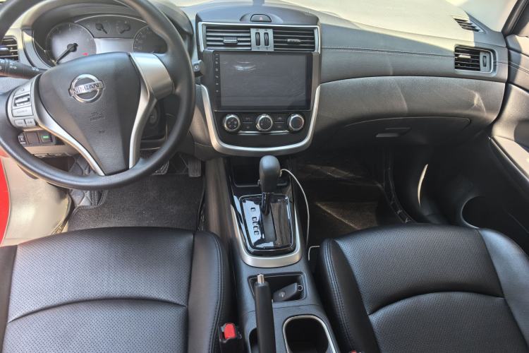 Used Nissan Tiida 2016 1.6L CVT Cool Dynamic Edition Interior 2