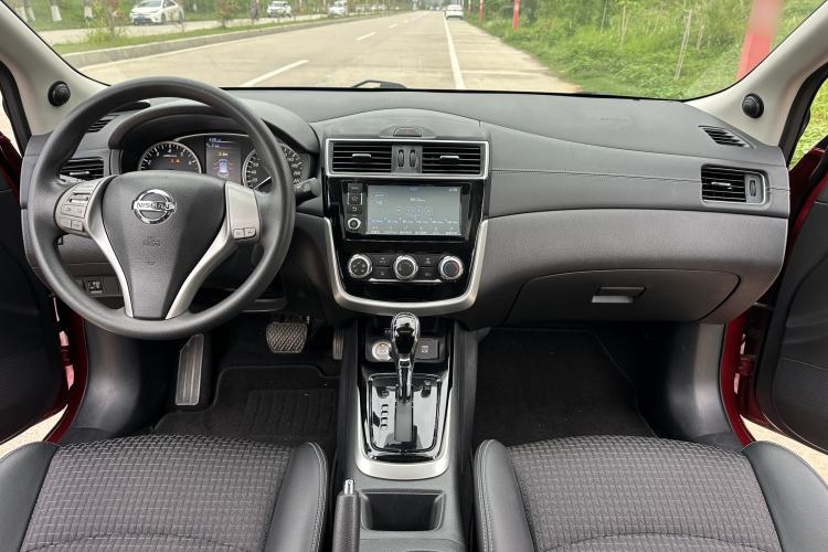 Used Nissan Tiida 2016 1.6L CVT Smart Drive Edition Interior 3