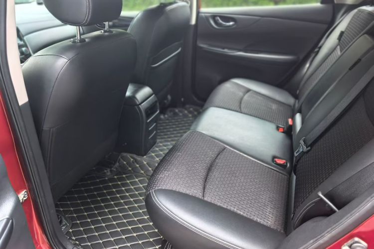 Used Nissan Tiida 2016 1.6L CVT Smart Drive Edition Interior 4