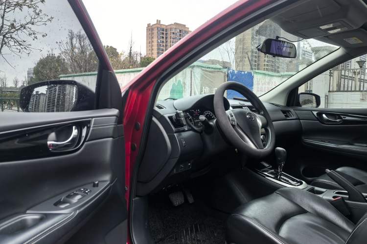 Used Nissan Tiida 2016 1.6L CVT Cool Dynamic Edition Interior 4
