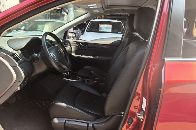 Used Nissan Tiida 2016 1.6L CVT Cool Dynamic Edition Interior 4