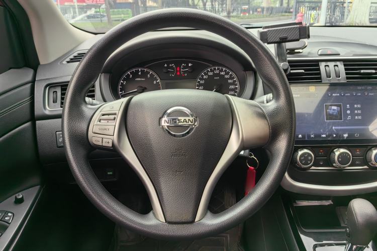 Used Nissan Tiida 2016 1.6L CVT Cool Dynamic Edition Interior 4