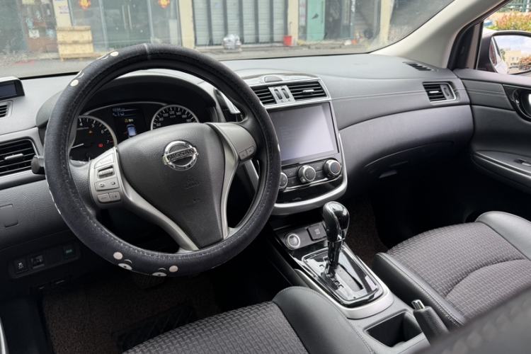 Used Nissan Tiida 2016 1.6L CVT Smart Drive Edition Interior 5