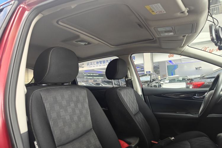 Used Nissan Tiida 2016 1.6L CVT Cool Dynamic Edition Interior 5
