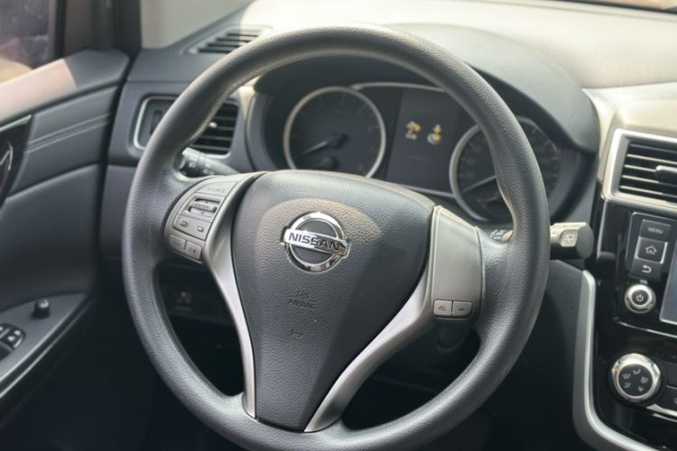Used Nissan Tiida 2016 1.6L CVT Smart Drive Edition Interior 6