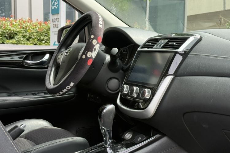 Used Nissan Tiida 2016 1.6L CVT Smart Drive Edition Interior 6