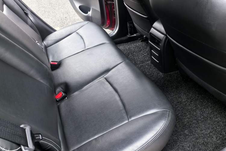 Used Nissan Tiida 2016 1.6L CVT Cool Dynamic Edition Interior 7