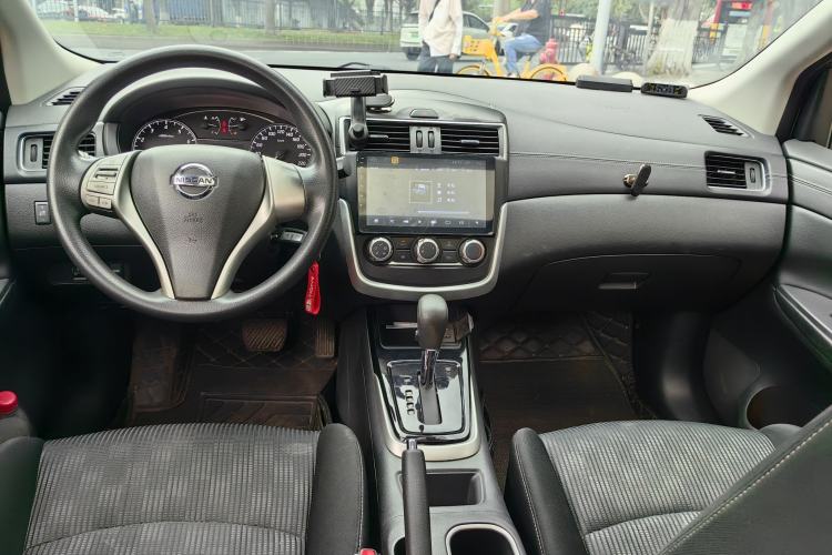 Used Nissan Tiida 2016 1.6L CVT Cool Dynamic Edition Interior 7