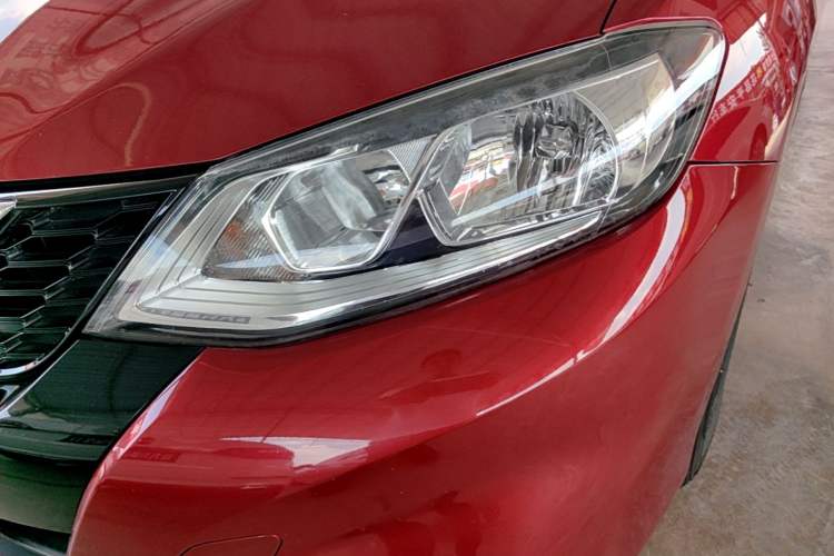 Used Nissan Tiida 2016 1.6L CVT Cool Dynamic Edition Left Front Headlight