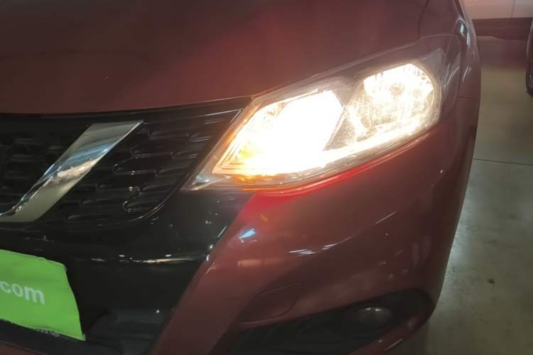 Used Nissan Tiida 2016 1.6L CVT Cool Dynamic Edition Left Front Headlight
