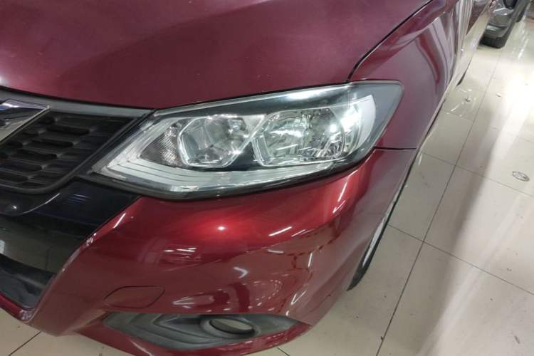 Used Nissan Tiida 2016 1.6L CVT Cool Dynamic Edition Left Front Headlight