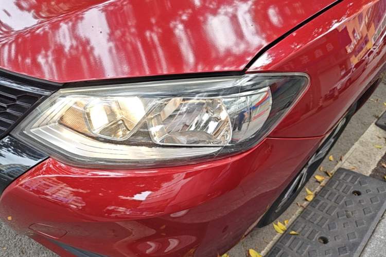 Used Nissan Tiida 2016 1.6L CVT Smart Drive Edition Left Front Headlight