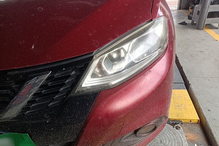 Used Nissan Tiida 2016 1.6L CVT Cool Dynamic Edition Left Front Headlight