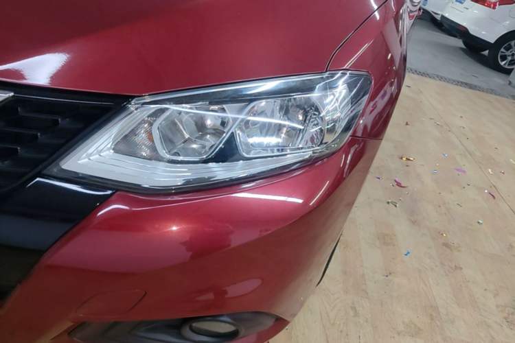 Used Nissan Tiida 2016 1.6L CVT Cool Dynamic Edition Left Front Headlight