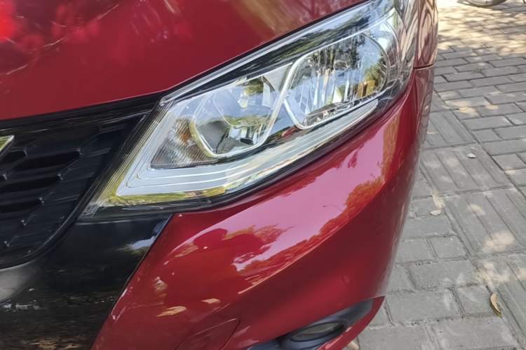 Used Nissan Tiida 2016 1.6L CVT Smart Drive Edition Left Front Headlight
