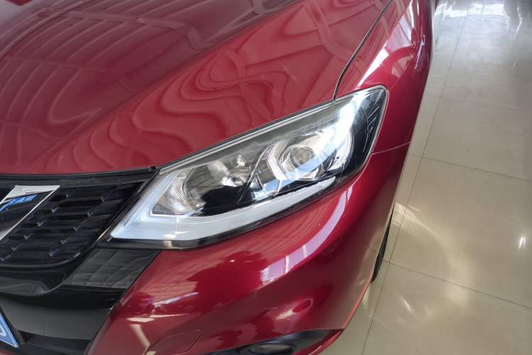 Used Nissan Tiida 2016 1.6L CVT ZhiZun Edition Left Front Headlight