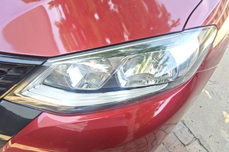Used Nissan Tiida 2016 1.6L CVT Smart Drive Edition Left Front Headlight