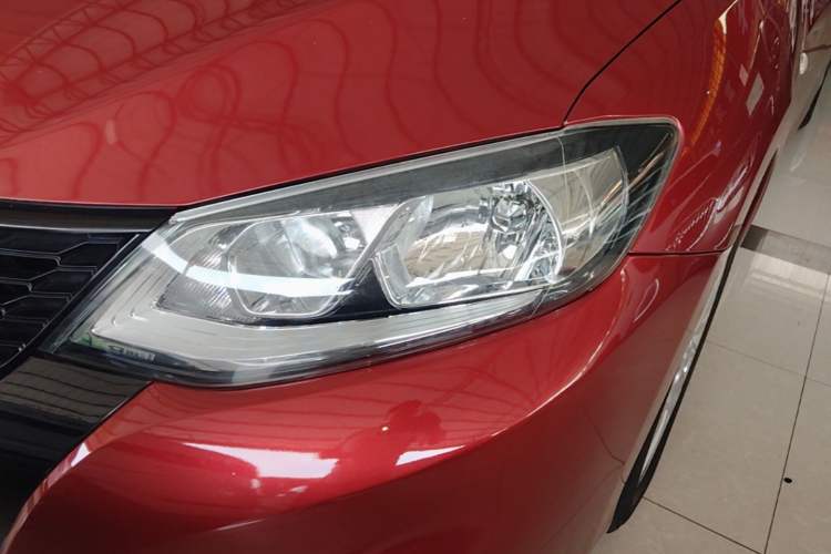 Used Nissan Tiida 2016 1.6L CVT Cool Dynamic Edition Left Front Headlight