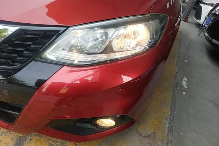Used Nissan Tiida 2016 1.6L CVT Smart Drive Edition Left Front Headlight